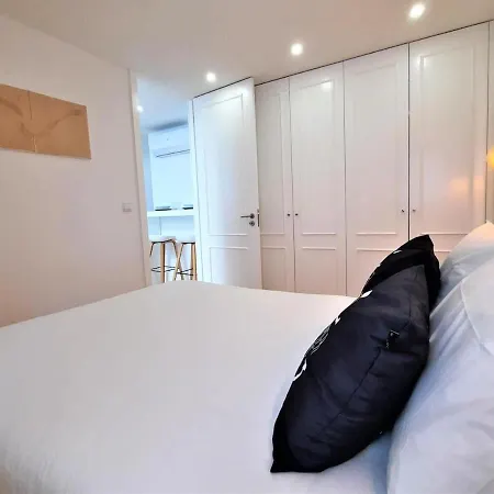 Apartment In - Flores Living *